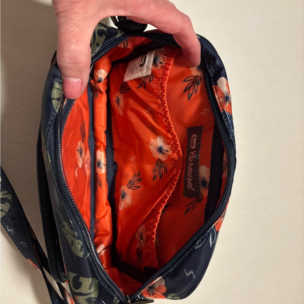 Lug Carousel Floral Crossbody Bag - Picture 3 of 7